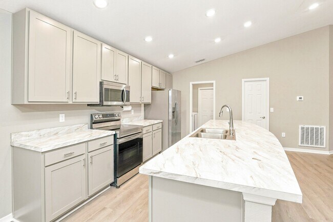 Building Photo - 2590 San Marco Wy