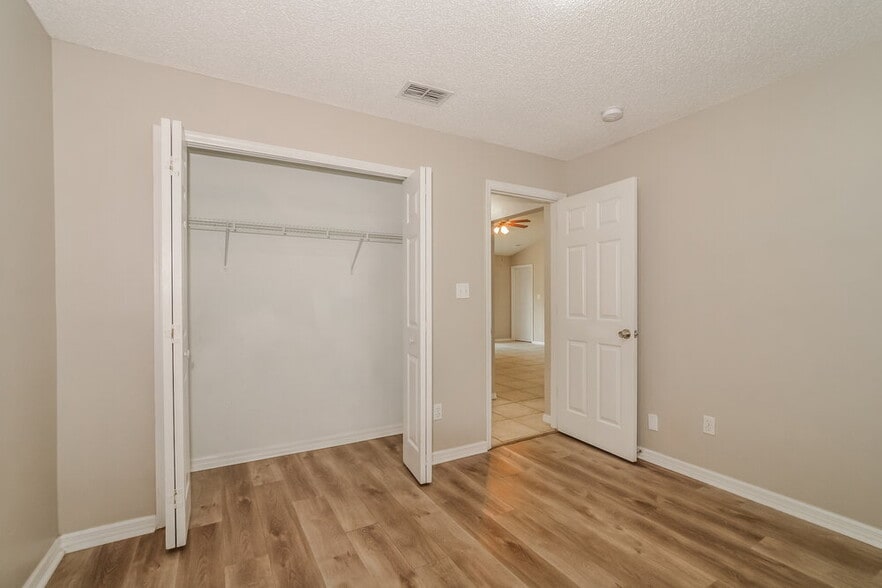 Building Photo - 3229 New Mexico Ct