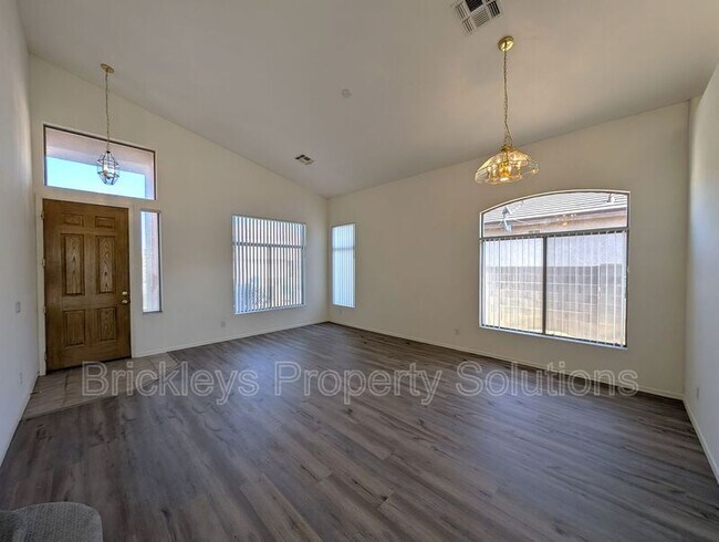 Building Photo - 3393 E Wyatt Way