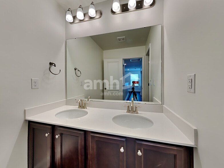 Building Photo - 1307 Bethany Dallas Dr