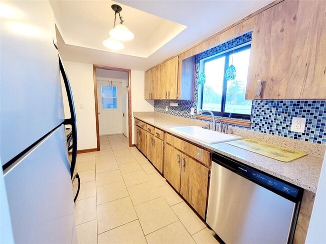 Building Photo - 9760 SW 101st Ln