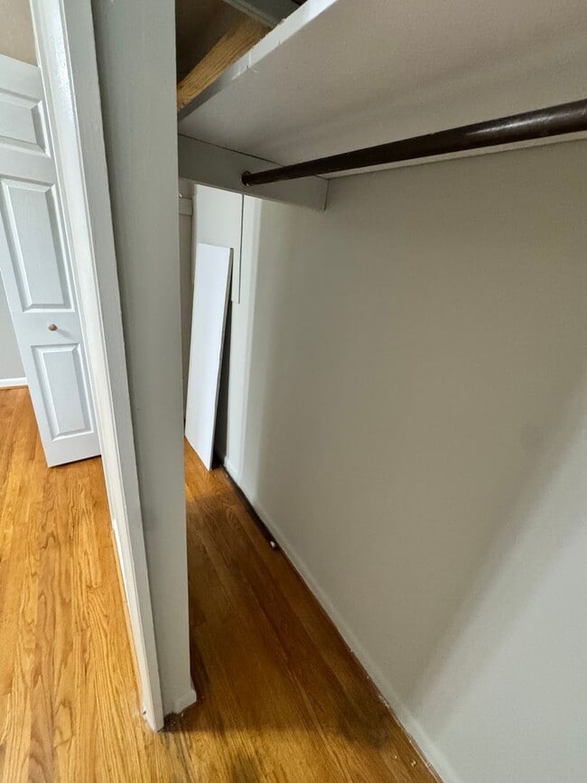 Building Photo - Spacious 4 Bedroom in Fern Creek