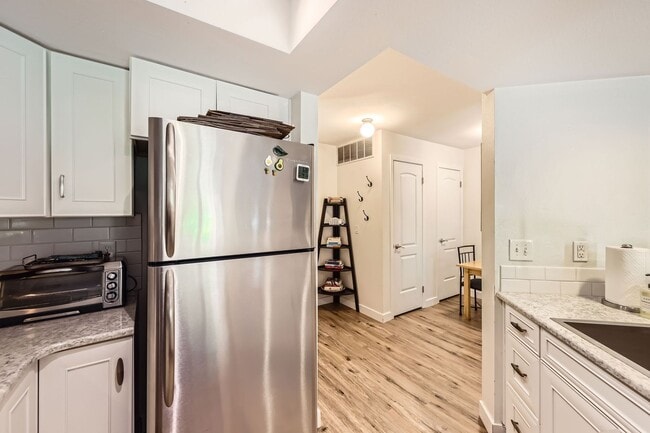 Building Photo - Nature Meets the City: Spacious & Elegant 1-BDR