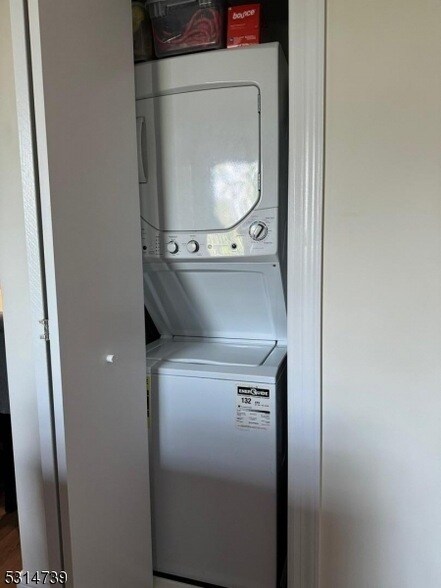 Building Photo - 183 Garibaldi Ave