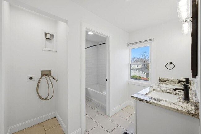 Building Photo - 417 S Huron Ave