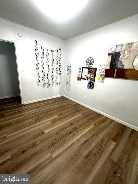 Building Photo - 1005 Stanbridge St