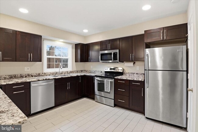 Building Photo - 8209 Carrleigh Pkwy