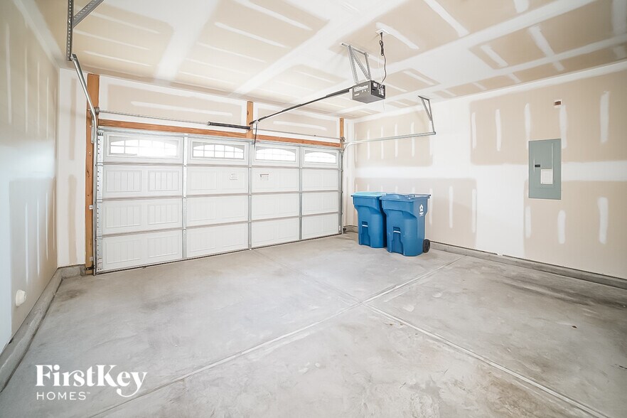 Building Photo - 133 Glenmoor Ave