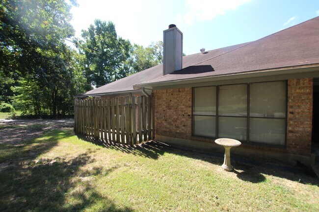 Building Photo - Garrett Duplex 8302/8304