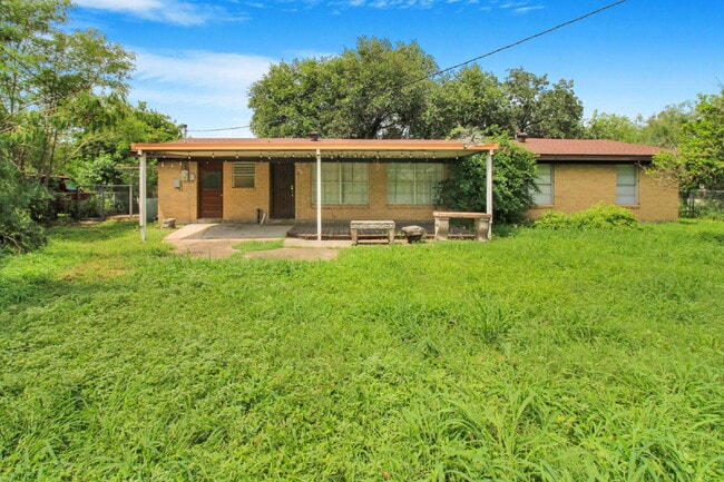 Building Photo - 609 W Walnut Ave