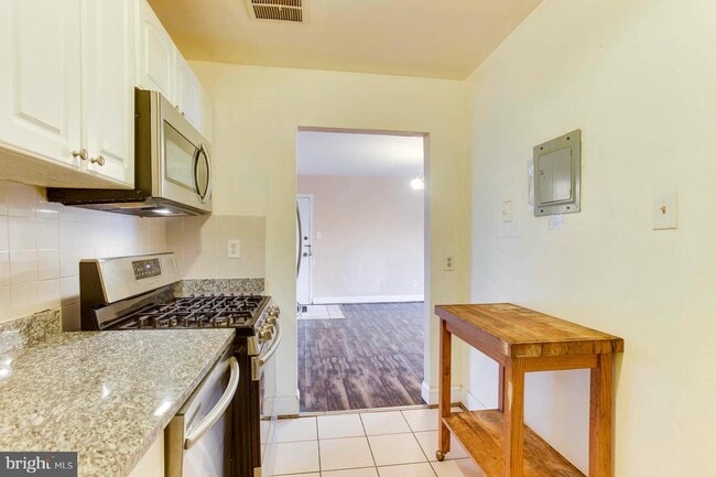 Building Photo - 7981 Audubon Ave