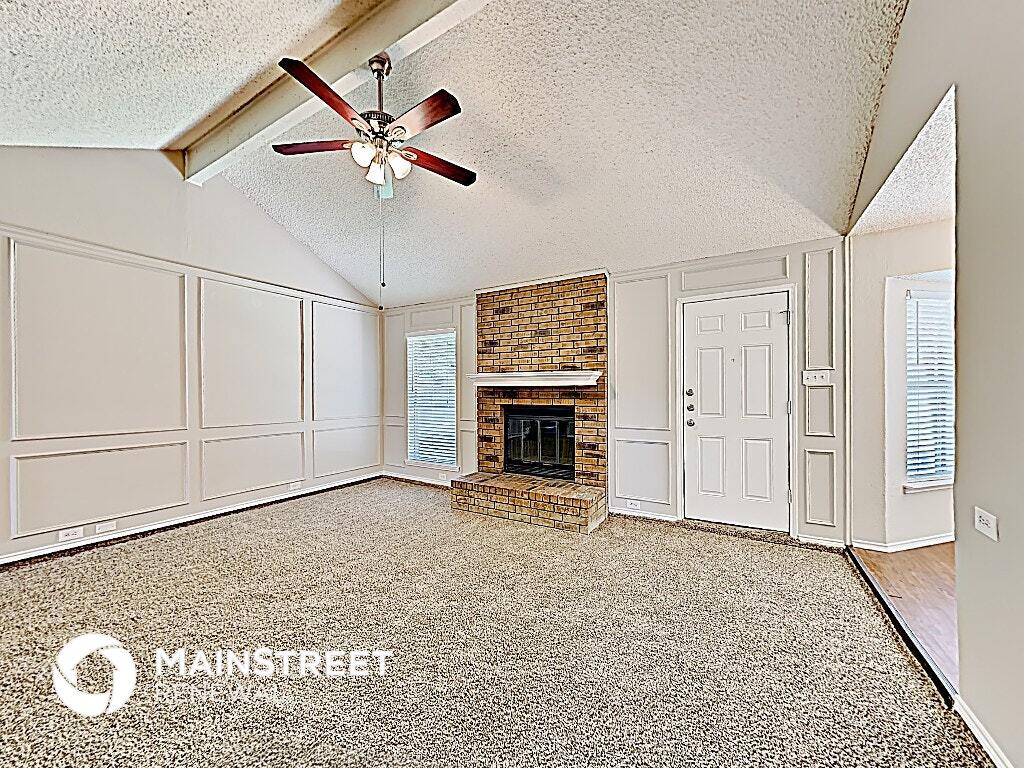 Building Photo - 808 Crystal Creek Ln