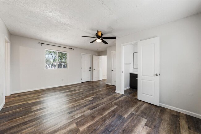 Building Photo - 1116 Ebert Ave