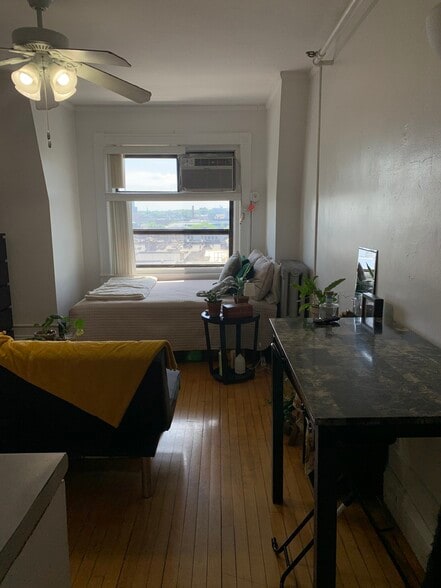 Building Photo - 79 Gainsborough St