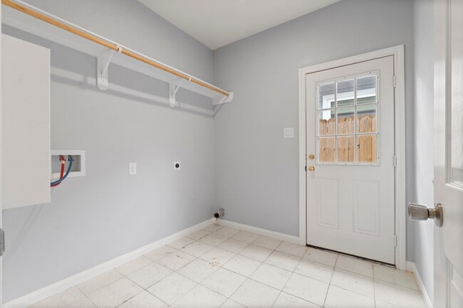 Building Photo - 16866 W Hammon