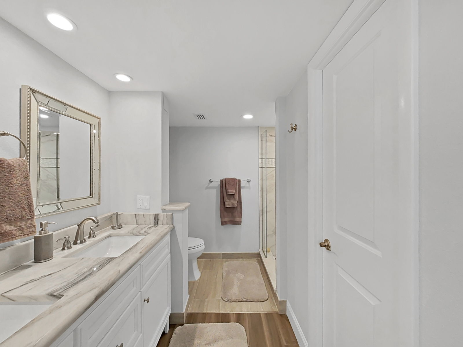 Building Photo - 2620 Cove Cay Dr