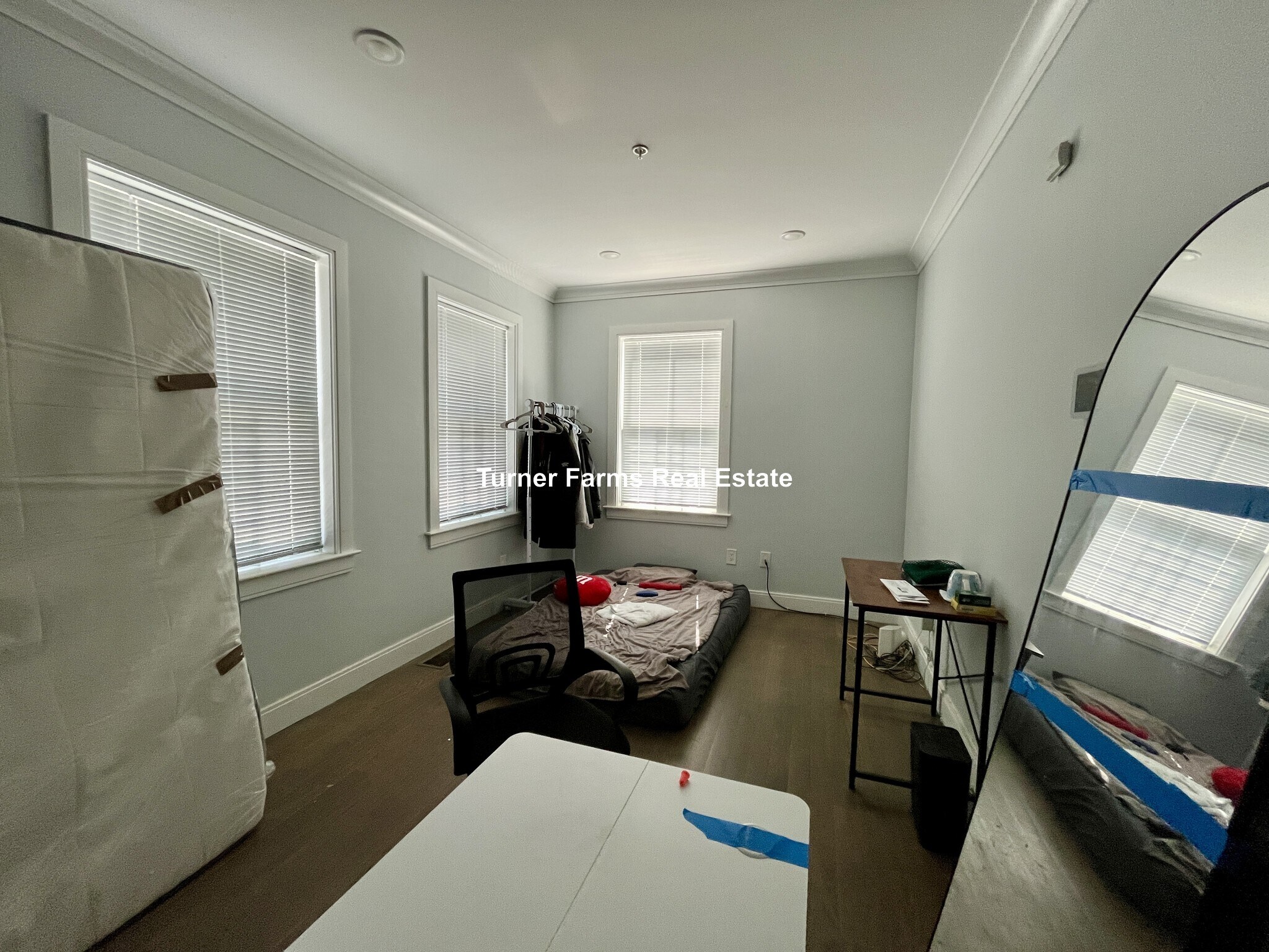 Building Photo - 79 Linden St
