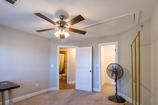 Building Photo - 154 Anneswood Rd