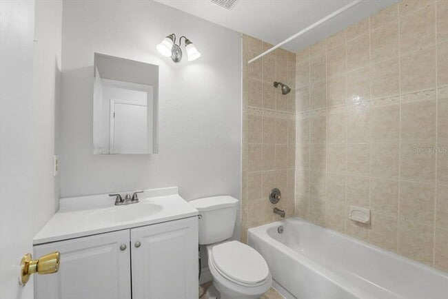 Building Photo - 1037 Chambord Ct