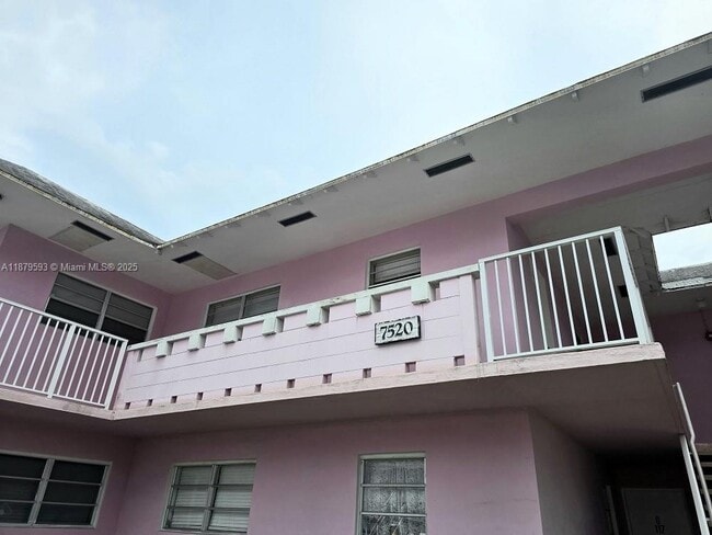 Building Photo - 7520 SW 82nd St