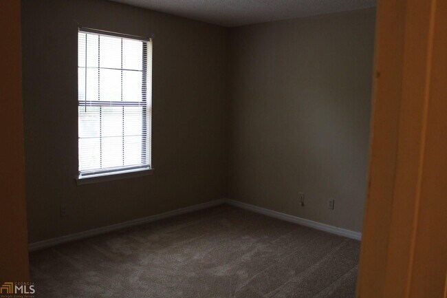 Building Photo - 207 Admirals Walk
