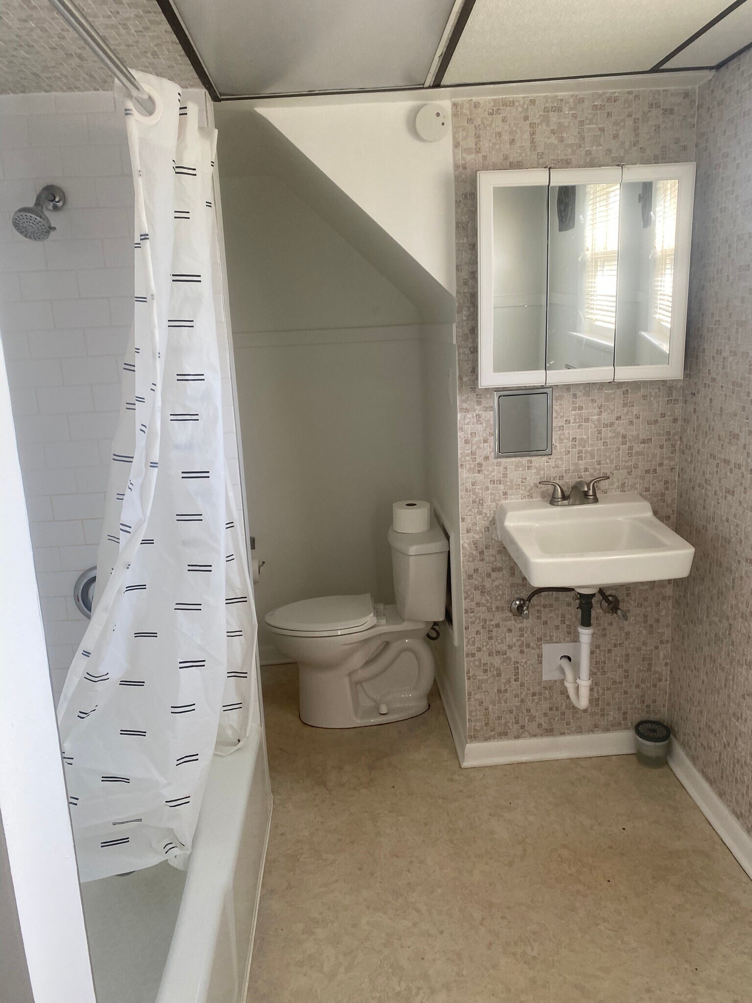 Building Photo - 3337 W 114th St