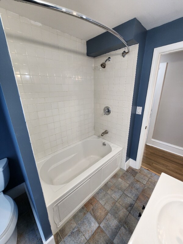 Building Photo - 39 Concord St