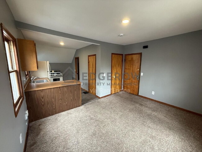 Building Photo - 1354 Wealthy St SE