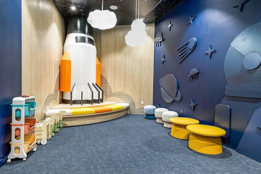 Building Photo - 99 Fleet Pl