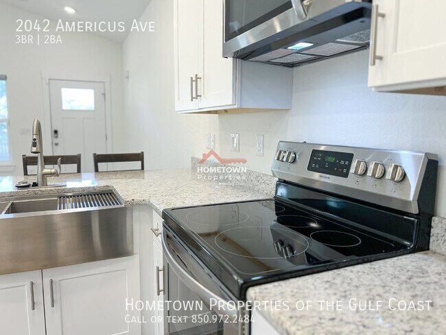 Building Photo - 3-Bedroom Home Minutes from NAS Pensacola