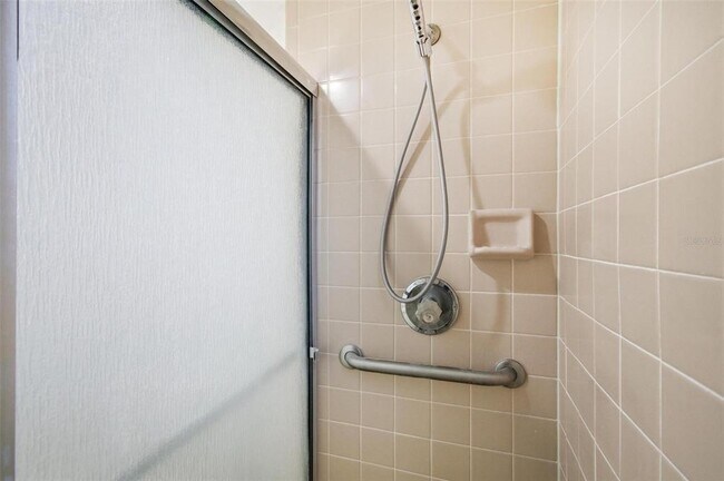 Building Photo - 41 Hembury Ln