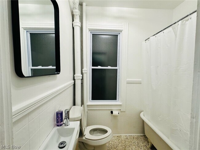 Building Photo - 1419 E 47th St