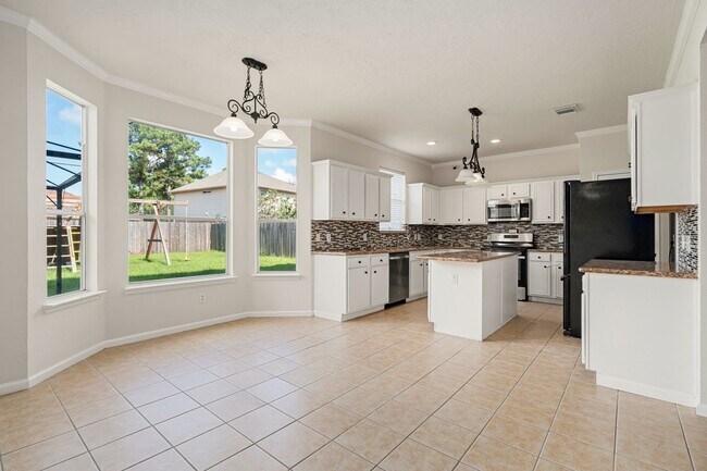 Building Photo - 11810 Hueco Tanks Dr