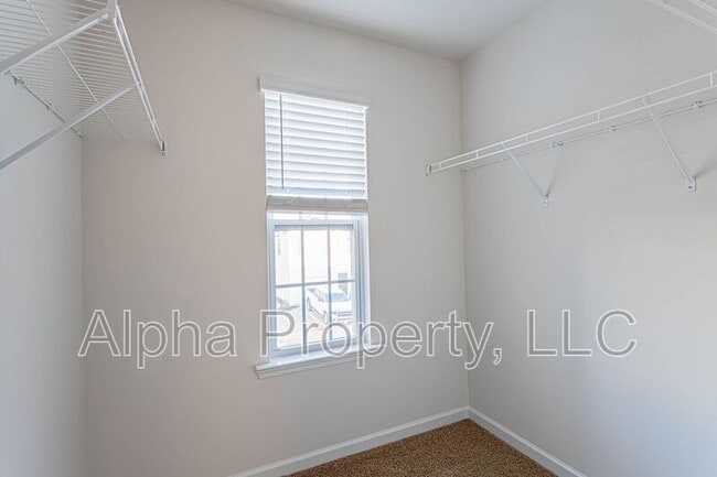 Building Photo - 34 Moorlyn Ln