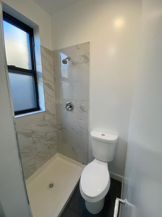 Building Photo - 1434 W Flournoy St