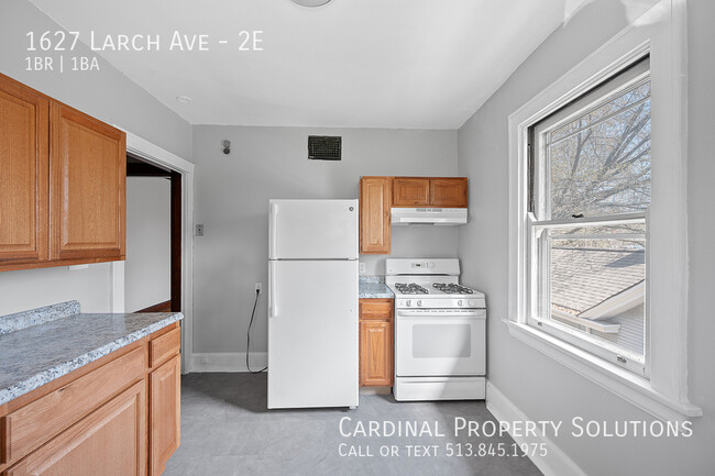 Building Photo - 1627 Larch Ave