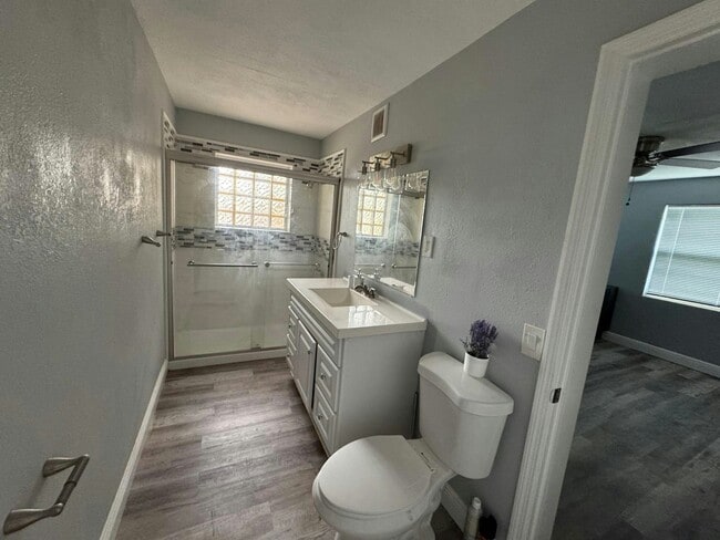 Building Photo - 641 Fremont Ave