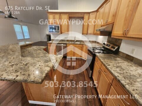 Building Photo - 675 Ratcliff Dr SE