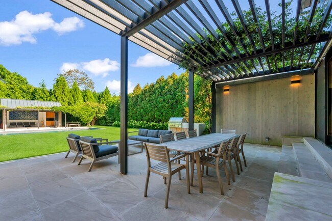 Building Photo - 60 Gansett Ln