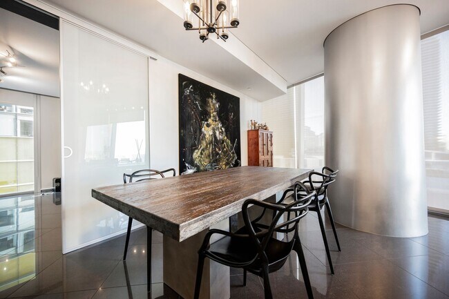 Building Photo - Wake Up to the Las Vegas Skyline – Premium 2-Bedroom Unit with Wall-to-Wall Windows
