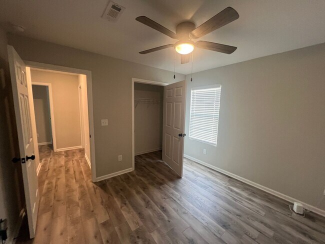 Building Photo - 102A Whispering Pines St