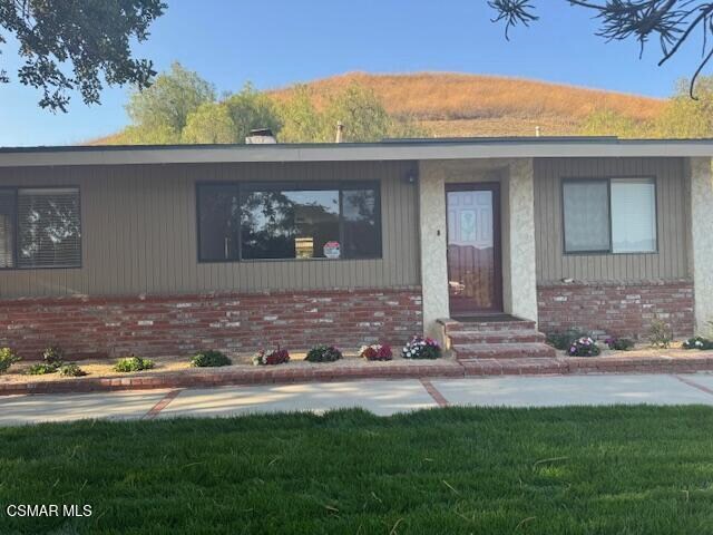 Building Photo - 2485 E Hillcrest Dr