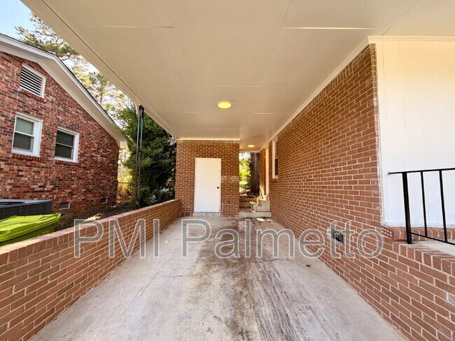 Building Photo - 128 Crestmore Dr