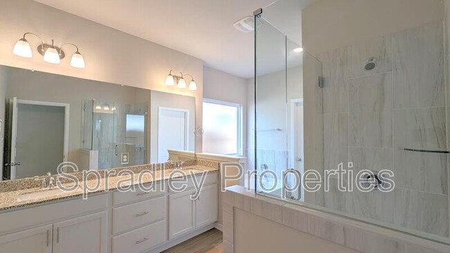 Building Photo - 2716 Fox River Dr