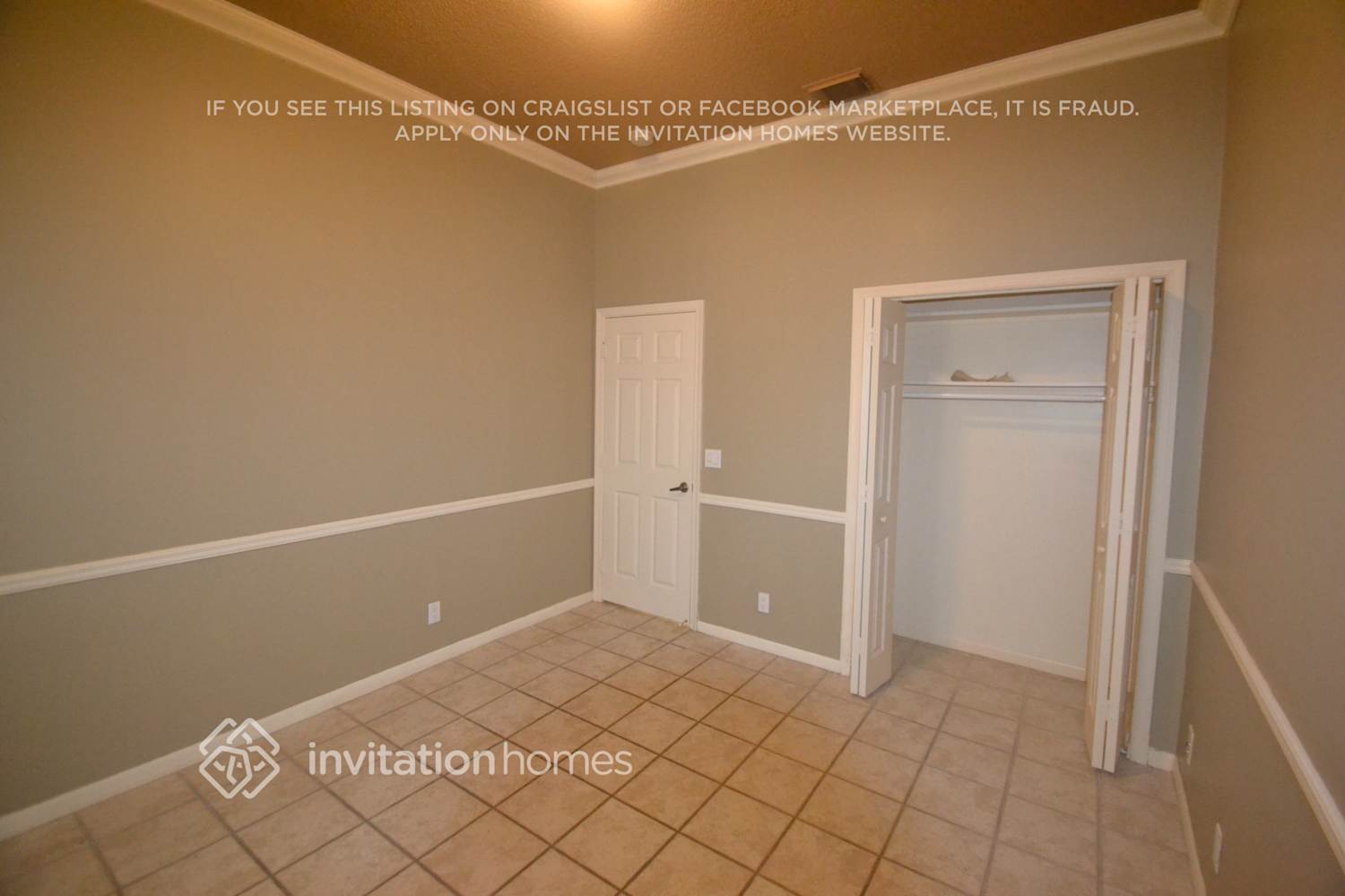 Building Photo - 5373 SW 34th Way