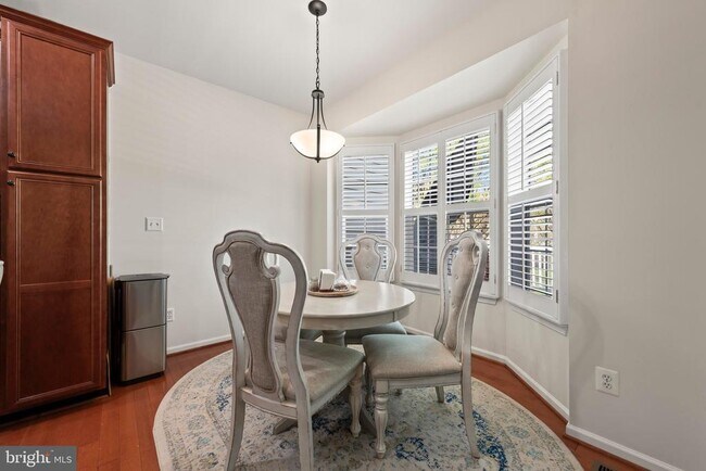 Building Photo - 43286 Morven Square