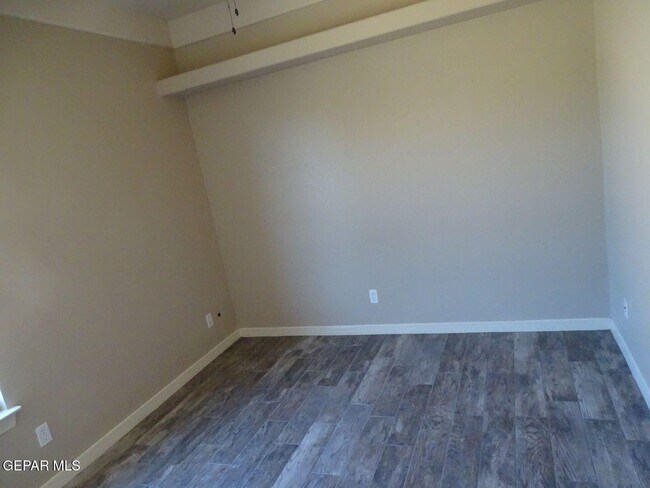 Building Photo - 3309 Garden Point Dr