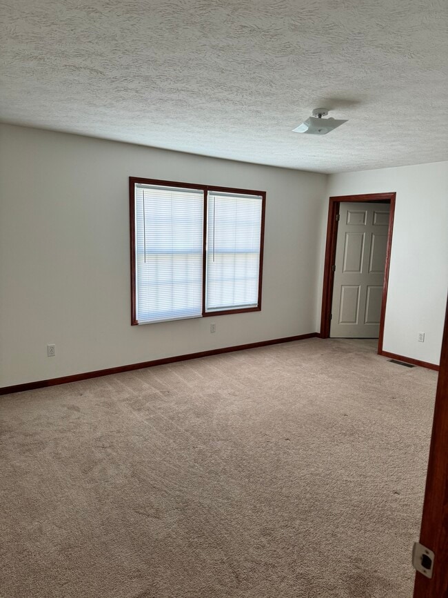 Building Photo - 5125 Echovale St NW