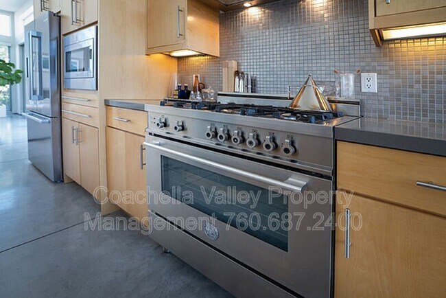 Building Photo - 2722 Alexander Club Dr