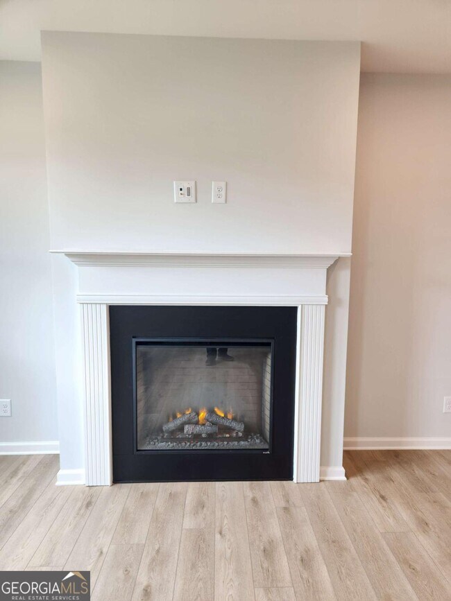 Building Photo - 821 York Aly